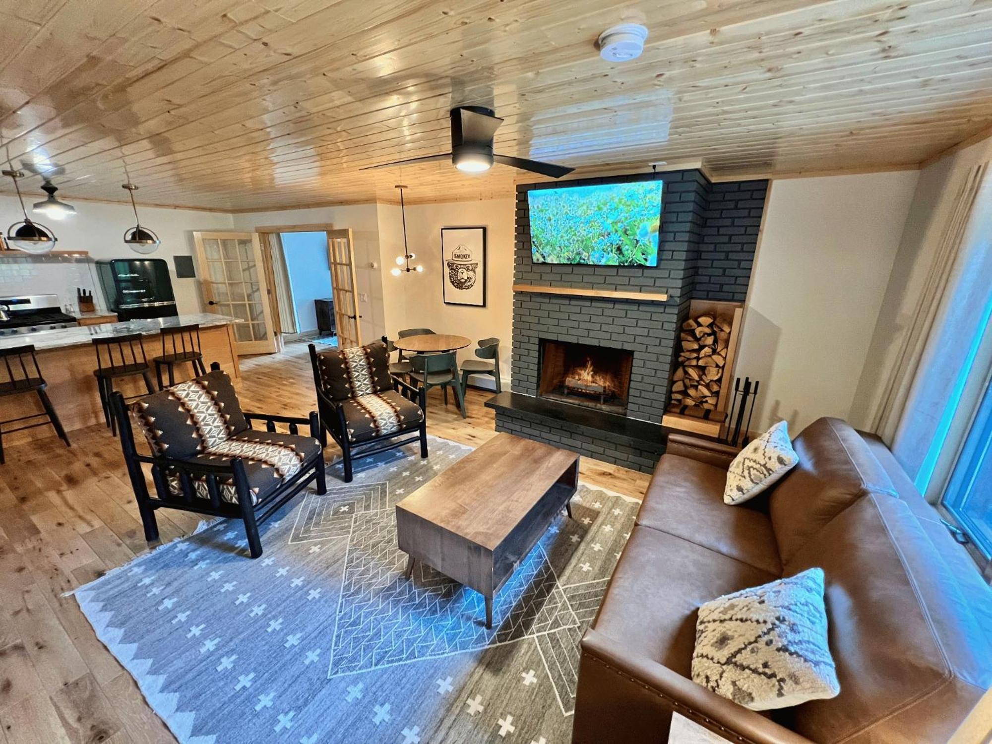 Thomsonite Inn On Lake Superior Grand Marais Værelse billede